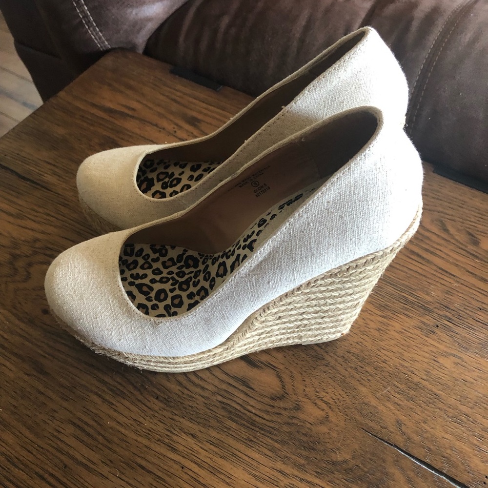 Tan wedges